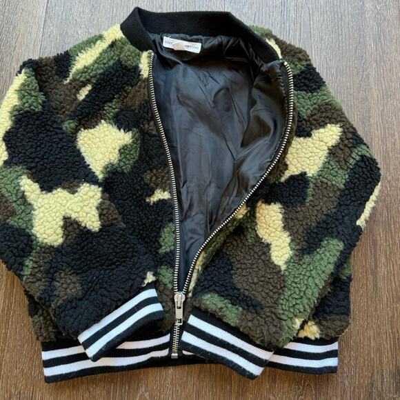 Rockets of Awesome Girls Camo Sherpa Jacket Sz 4 - Picture 3 of 4